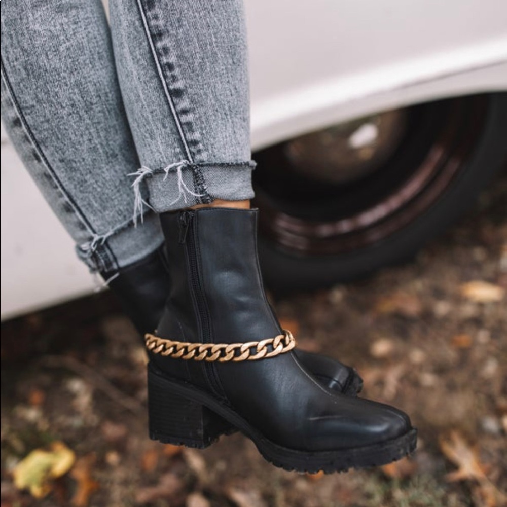 Shushop boots NWT